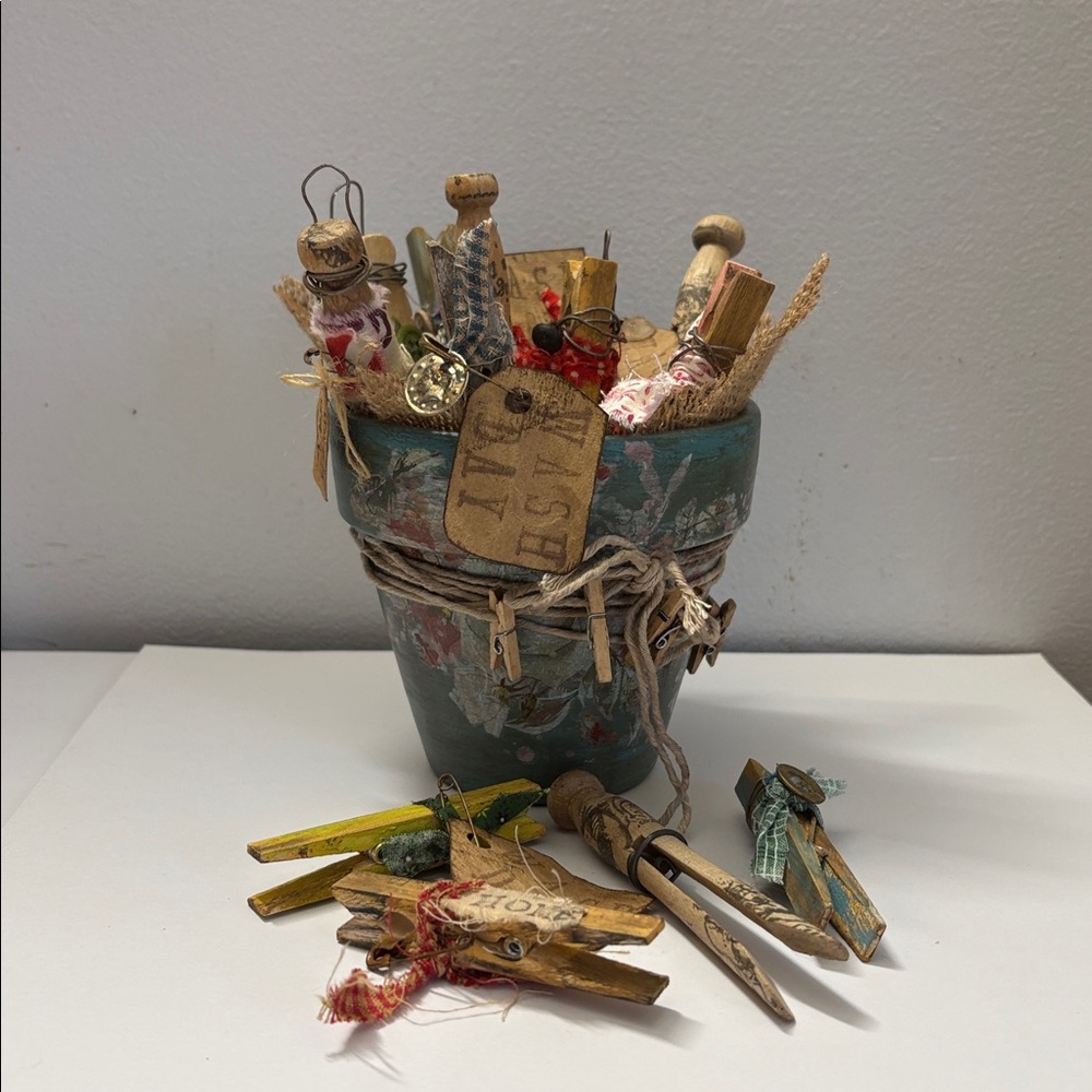 Decorative Clay Pot with Clothes Pin Decor WASHDAY